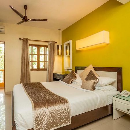 Coco Goa Hotel Arpora Buitenkant foto