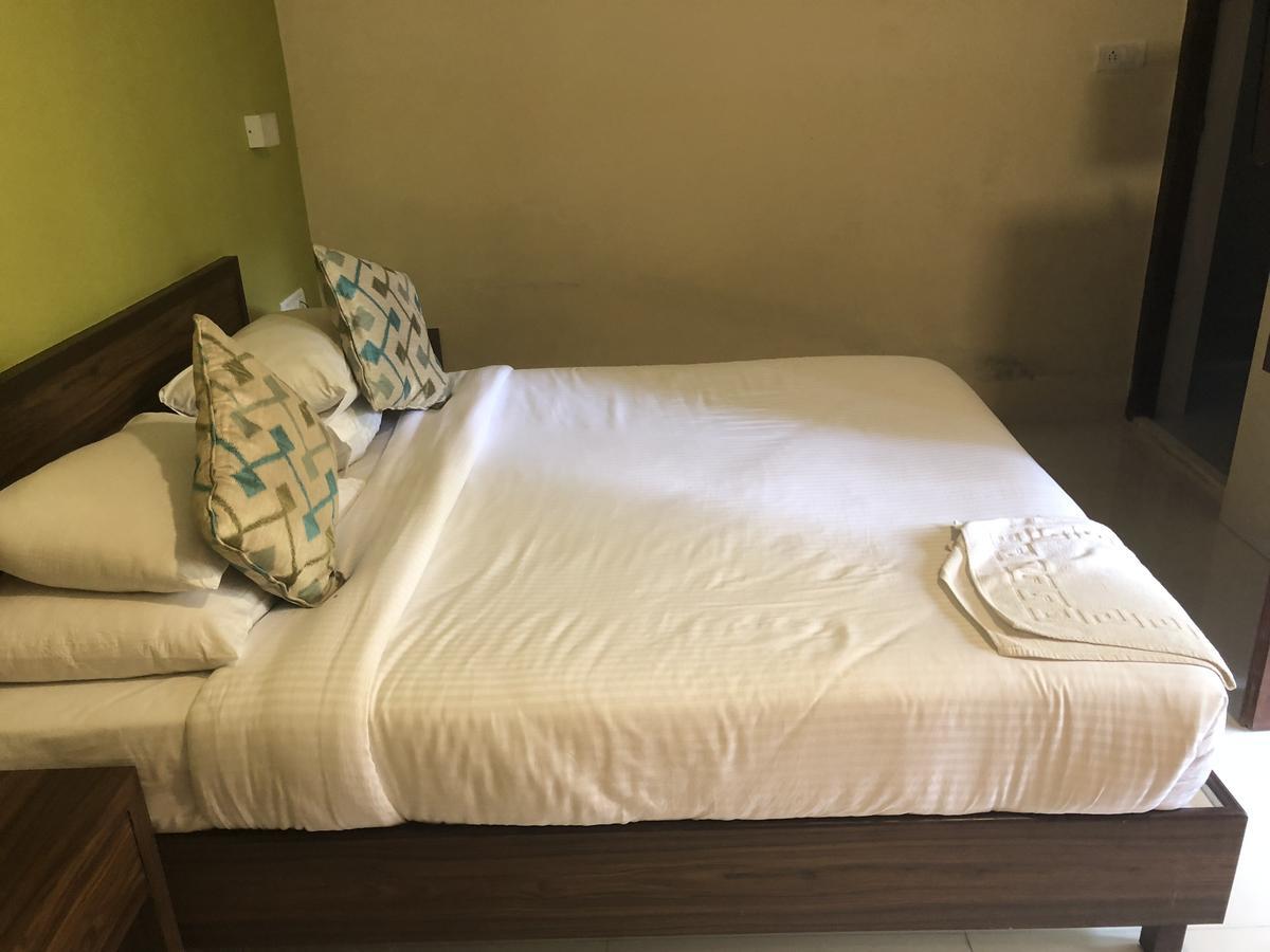 Coco Goa Hotel Arpora Buitenkant foto
