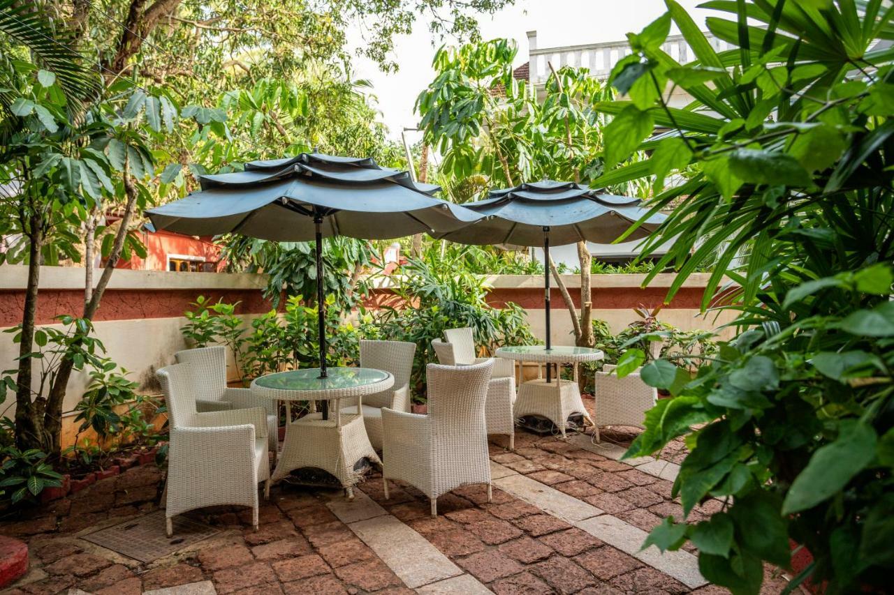Coco Goa Hotel Arpora Buitenkant foto