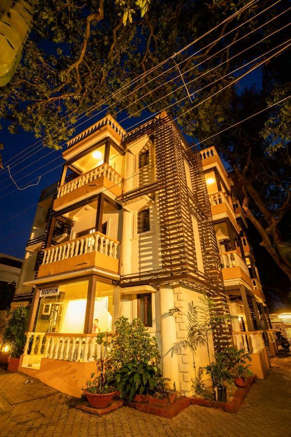 Coco Goa Hotel Arpora Buitenkant foto