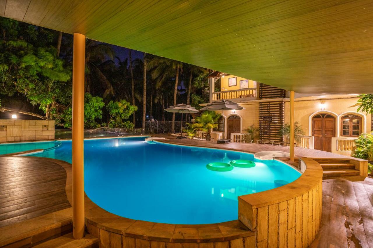 Coco Goa Hotel Arpora Buitenkant foto